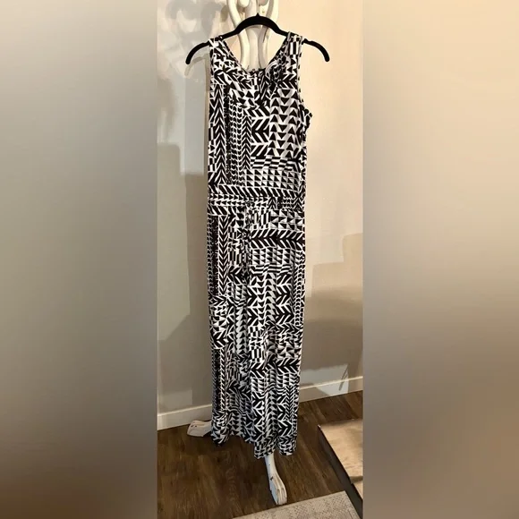 CALVIN KLEIN Black & White Sleeveless JumpSuit | Size 8 | MSRP $129 💋 NWOT - Picture 3 of 11